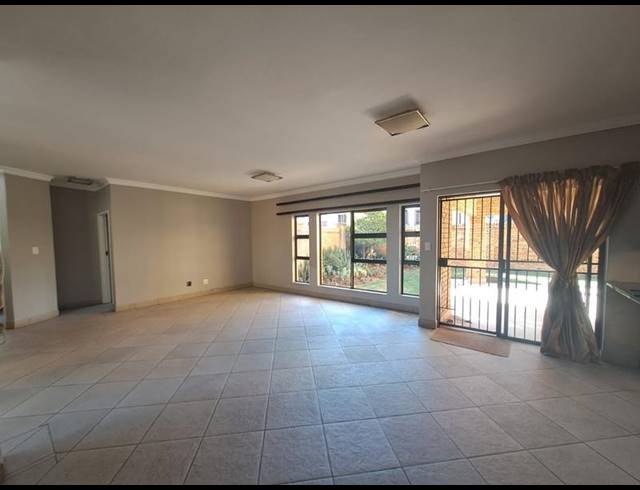 5 BEDROOM HOUSE FOR SALE IN AMBERFIELD VALLEY